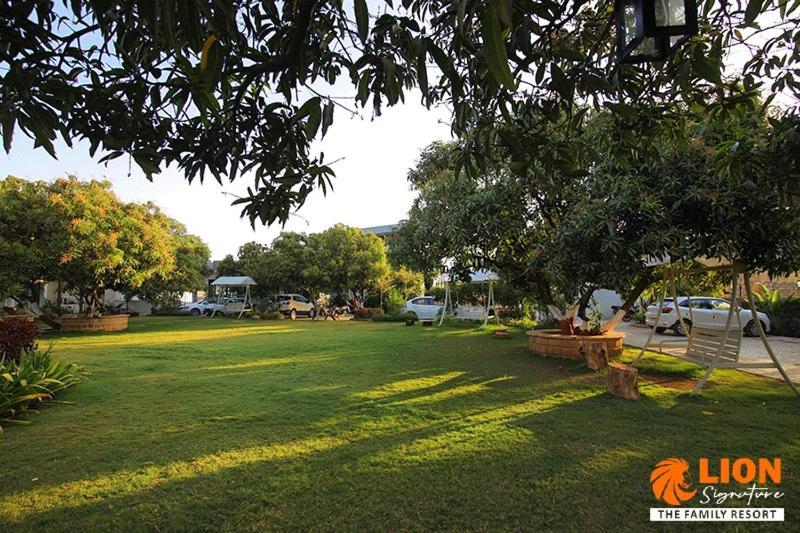 Lion Signature Family Resort Sasan Gir Extérieur photo