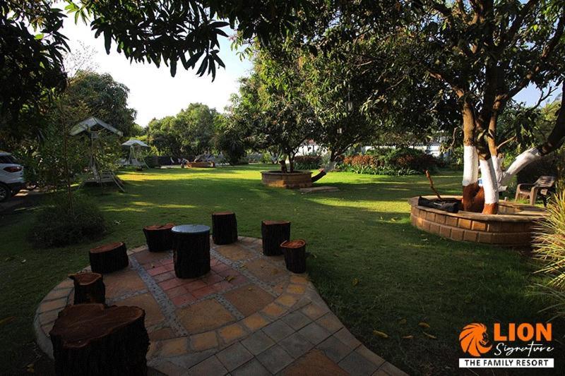 Lion Signature Family Resort Sasan Gir Extérieur photo