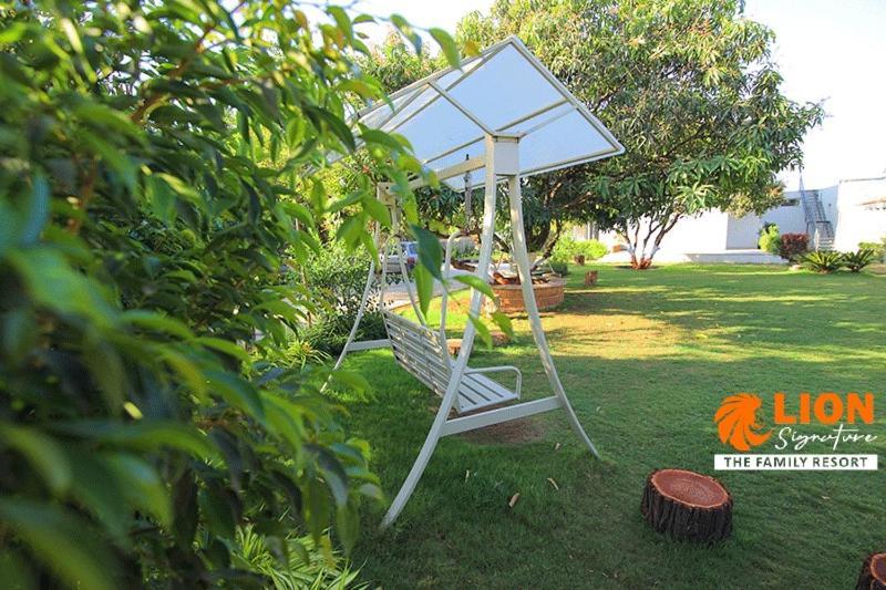 Lion Signature Family Resort Sasan Gir Extérieur photo