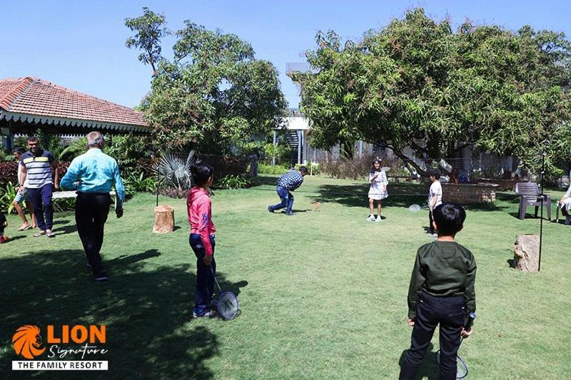 Lion Signature Family Resort Sasan Gir Extérieur photo